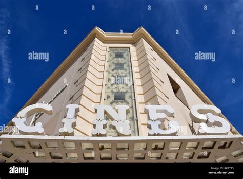 Cine Albéniz exterior