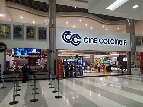 Cine Colombia La Estacion interior