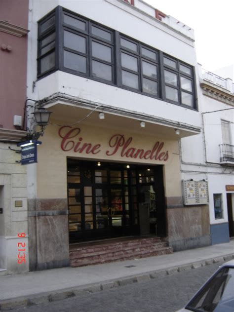 Cine Planelles interior