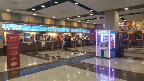 Cinemark Mid Mall Maipú interior