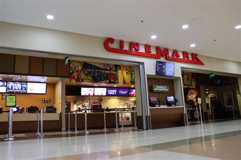 Cinemark Unicentro Yopal interior