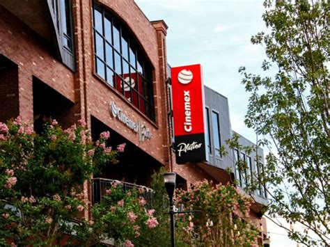 Cinemex Distrito Uno interior