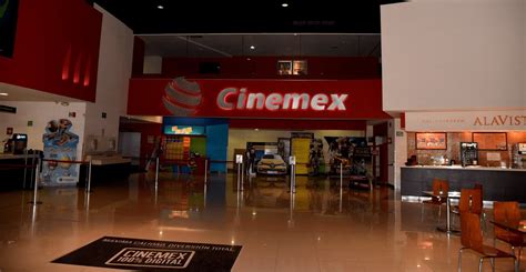 Cinemex Dos Laredos interior