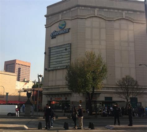 Cinemex Real interior