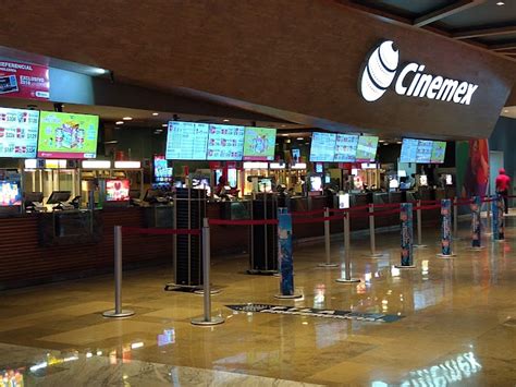 Cinemex Santa Fe exterior