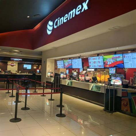 Cinemex Urban Center Jurica exterior