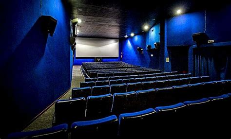 Cines Manhattan interior