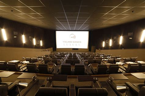 Cinesa Manoteras 3d exterior