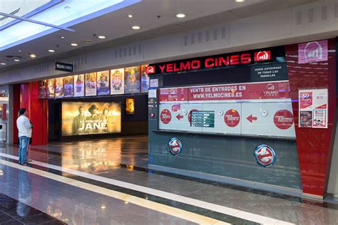 Yelmo Cines Baricentro exterior